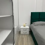 Sister's تيرانا